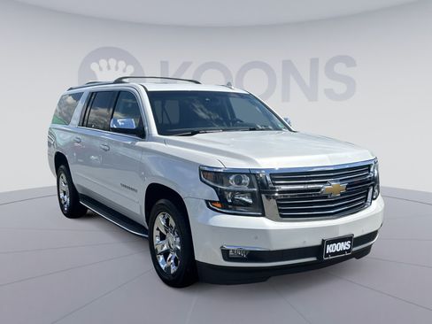 Used 2017 Chevrolet Suburban Premier AWD/4WD image 2