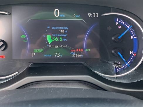 Used 2025 Toyota RAV4 XLE AWD/4WD image 30