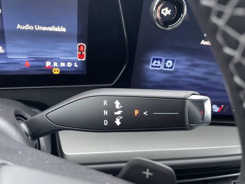 Used 2025 Chevrolet Traverse LT w/ Sun and Wheel Package image 15