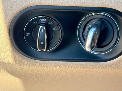 Used 2025 Porsche Macan image 35