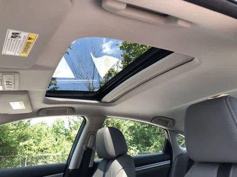 Used 2017 Honda Civic Touring image 23