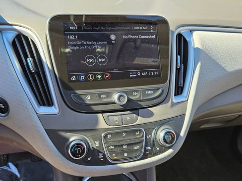 Used 2024 Chevrolet Malibu LT image 17