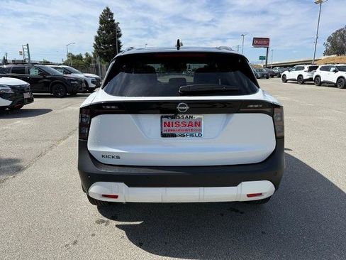 New 2026 Nissan Kicks SV w/ Interior Electronics Package FWD image 5