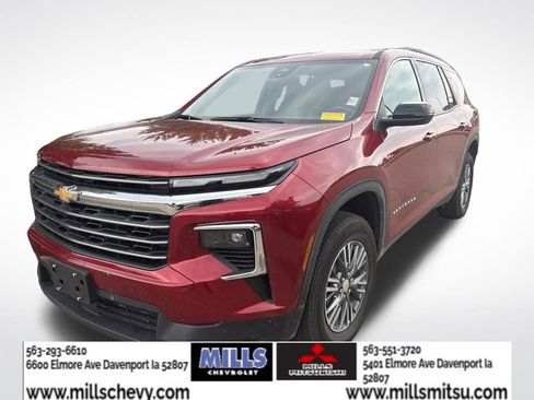 Used 2025 Chevrolet Traverse LT AWD/4WD image 1