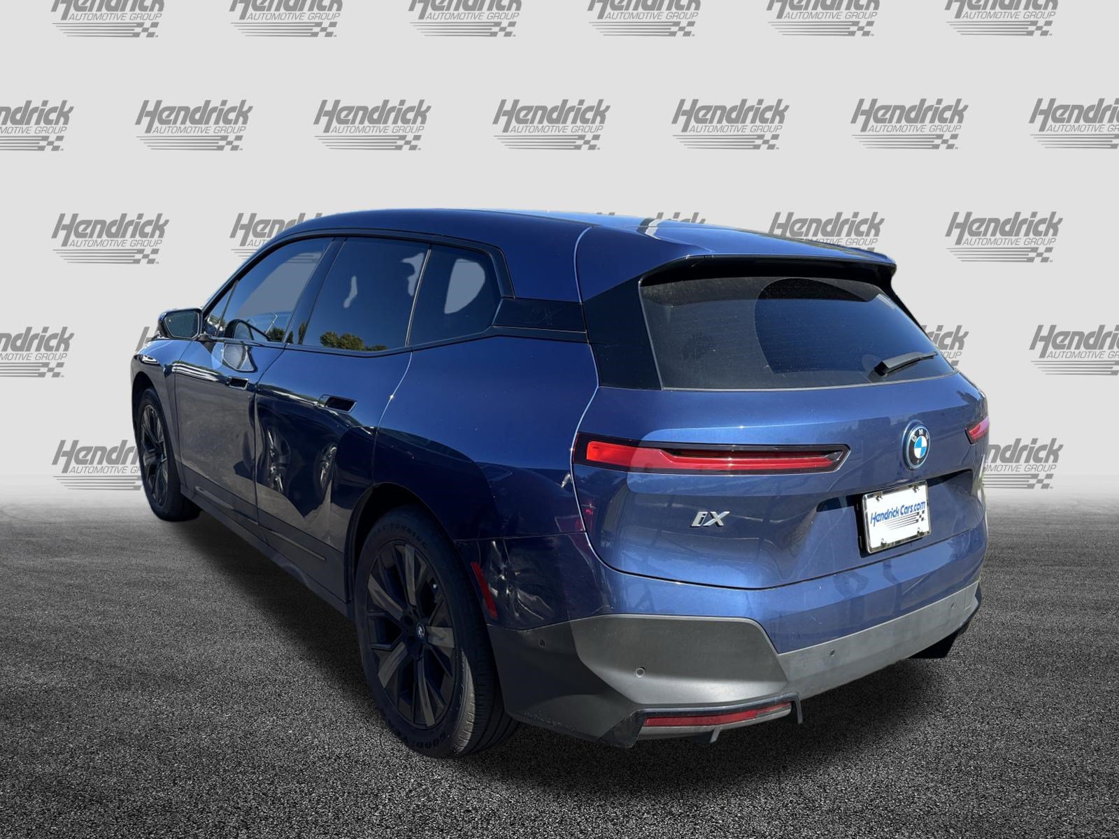 Used 2024 BMW iX xDrive50 AWD/4WD image 9