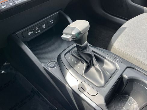 Used 2025 Kia K4 LXS image 41