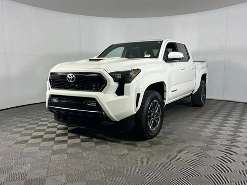 Used 2025 Toyota Tacoma TRD Sport image 4