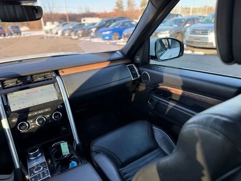 Used 2018 Land Rover Discovery HSE Luxury AWD/4WD image 11