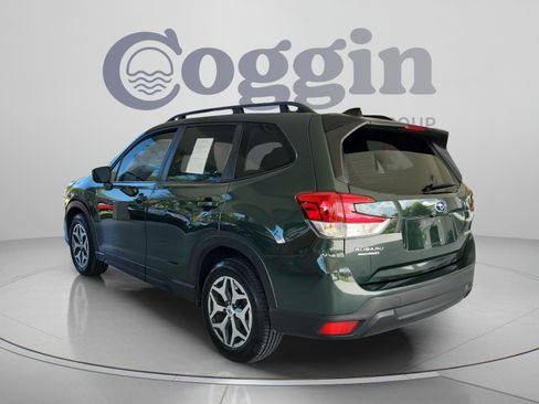 Used 2024 Subaru Forester Premium AWD/4WD image 3