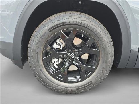 New 2026 Volkswagen Atlas Peak Edition AWD/4WD image 13