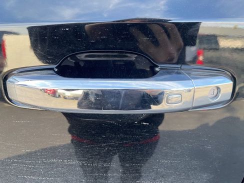 Used 2021 GMC Sierra 1500 Denali w/ Denali Carbonpro Edition image 18