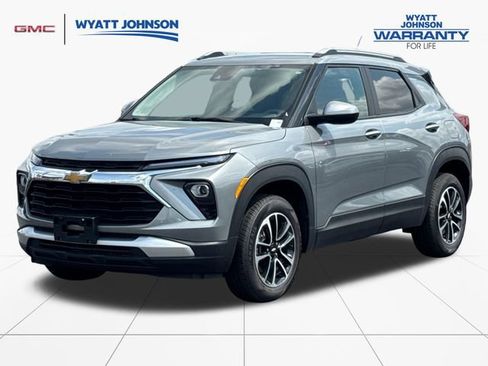 Used 2025 Chevrolet TrailBlazer LT AWD/4WD image 1