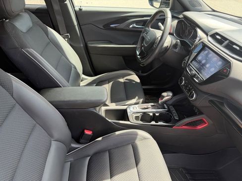 Used 2021 Chevrolet TrailBlazer RS w/ Technology Package FWD image 16