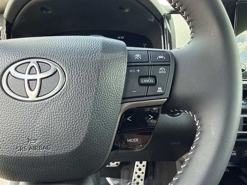 Used 2026 Toyota Camry SE FWD image 32