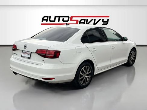 Used 2017 Volkswagen Jetta SE FWD image 7