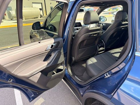 Used 2022 BMW X5 xDrive40i w/ Premium Package AWD/4WD image 12
