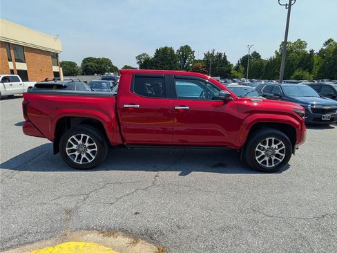 Used 2025 Toyota Tacoma Limited AWD/4WD image 6