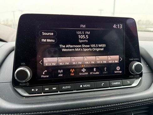 Used 2023 Nissan Rogue S image 14