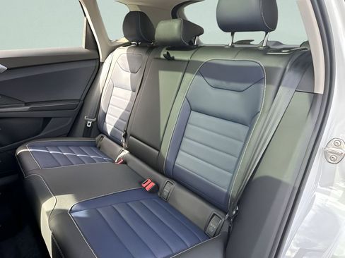 New 2026 Volkswagen Taos SEL image 23