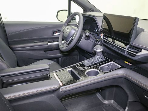 New 2026 Toyota Sienna XLE Woodland Edition AWD/4WD image 15