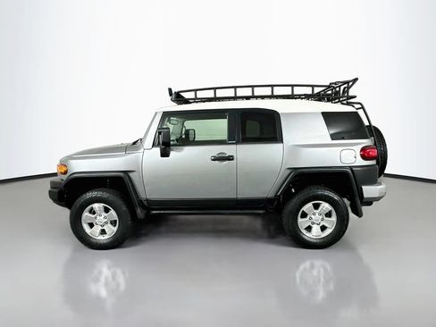 Used 2010 Toyota FJ Cruiser 4WD image 8