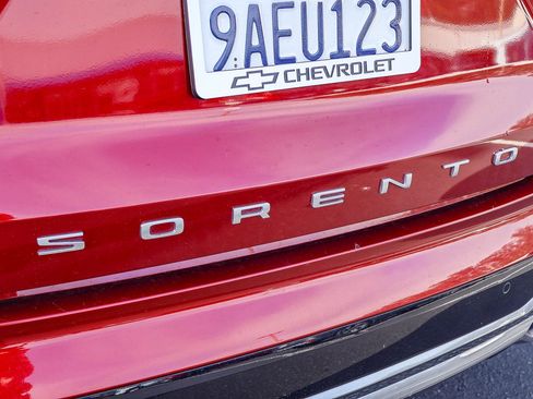 Used 2022 Kia Sorento S w/ Panoramic Sunroof Package image 9