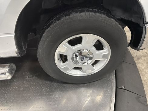 Used 2010 Ford F150 XLT image 14