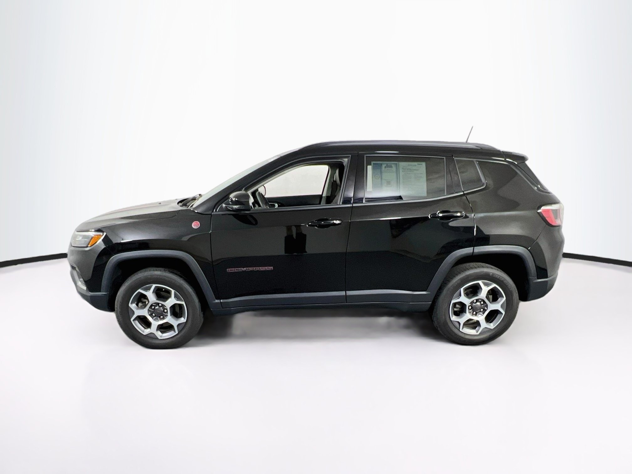Used 2022 Jeep Compass Trailhawk AWD/4WD image 8