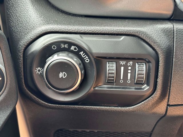 Used 2021 Jeep Wrangler Unlimited Sport AWD/4WD image 11