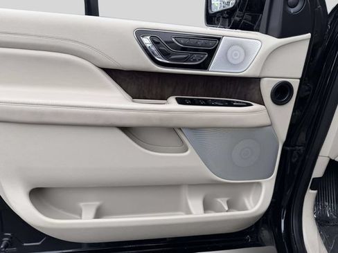 Used 2019 Lincoln Navigator L Reserve w/ Cargo Package AWD/4WD image 21