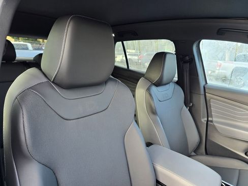 Used 2023 Volkswagen ID.4 Pro S image 16