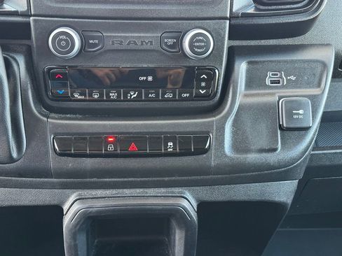 Used 2025 RAM ProMaster 2500 w/ Convenience Group FWD image 15