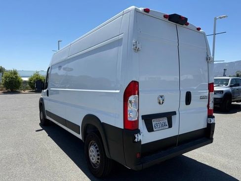 Used 2025 RAM ProMaster 2500 w/ Convenience Group FWD image 2