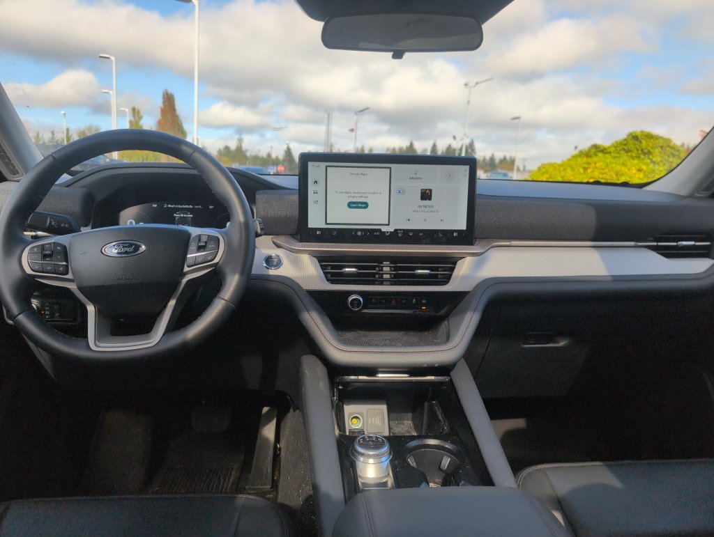 Certified 2025 Ford Explorer Active AWD/4WD image 6