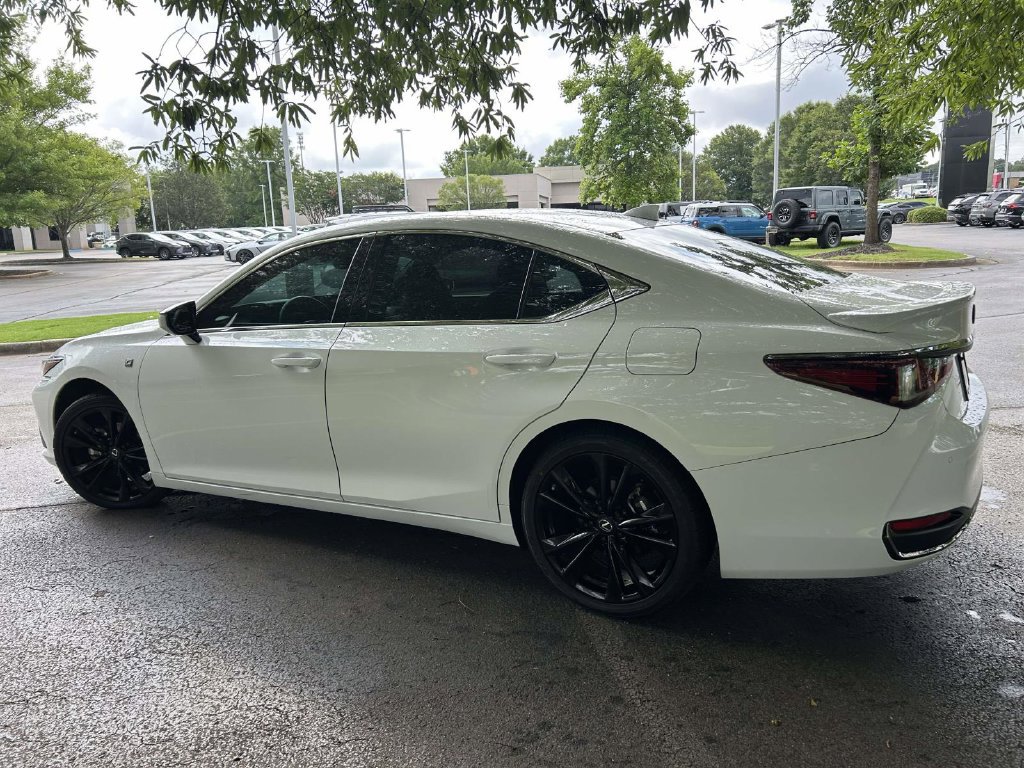 Used 2024 Lexus ES 300h F Sport w/ Accessory Package (Z2) FWD image 4