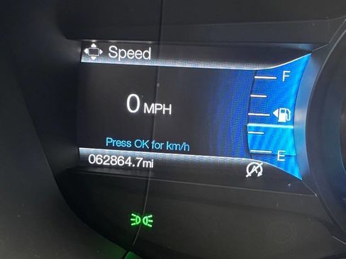 Used 2018 Ford Fusion SE w/ Fusion SE Technology Package image 22