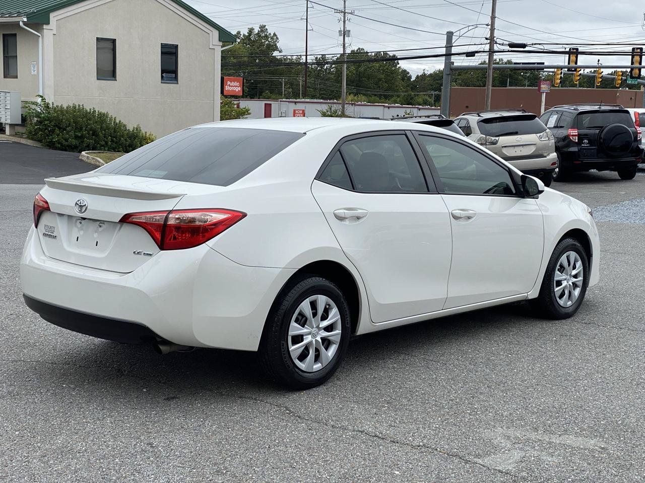 Used 2018 Toyota Corolla LE FWD image 3