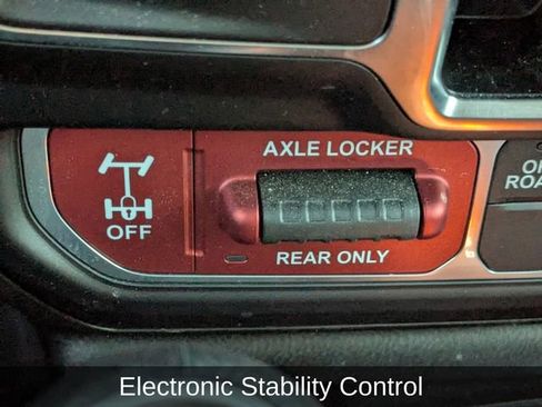 Used 2024 Jeep Wrangler Willys image 25