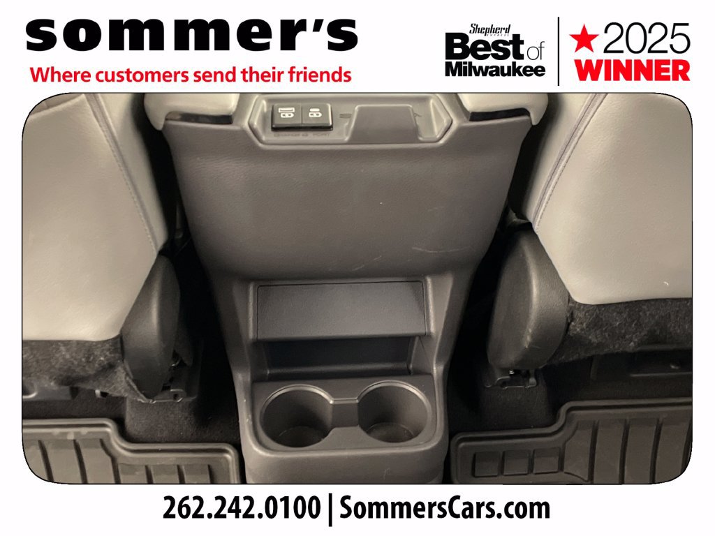 Used 2022 Toyota Sienna XLE FWD image 23