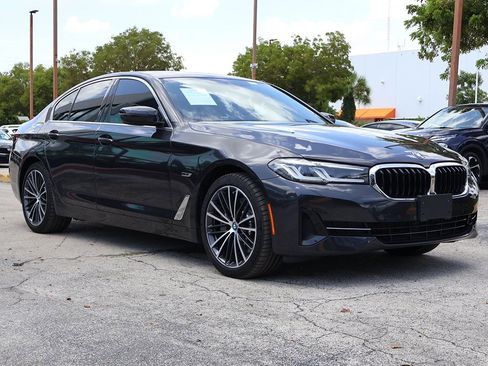 Used 2023 BMW 530e w/ Premium Package image 2