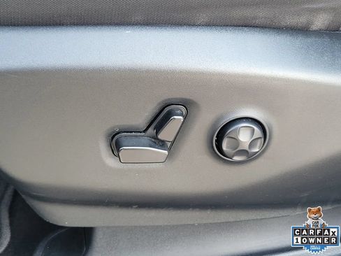 Used 2024 Chrysler Pacifica Touring FWD image 20