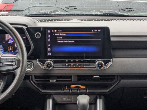 Used 2024 Chevrolet Colorado Trail Boss w/ Technology Package image 15