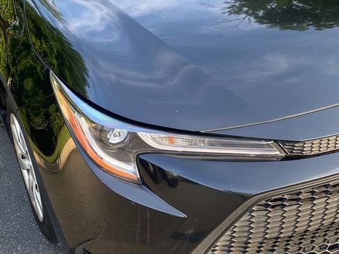 Used 2022 Toyota Corolla LE FWD image 4