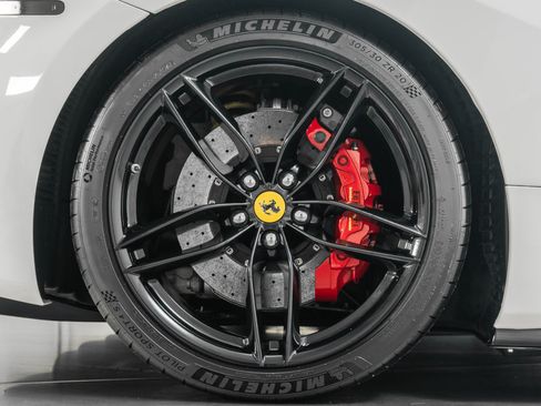 Used 2018 Ferrari 488 Spider RWD image 43