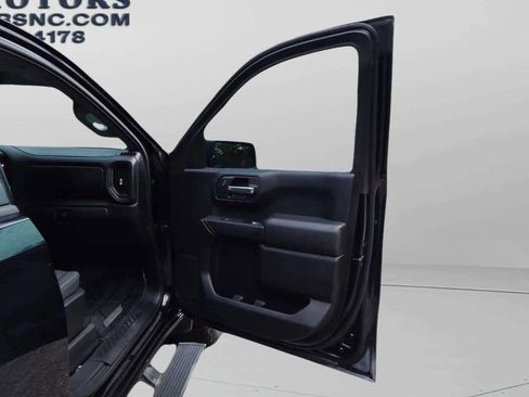 Used 2019 Chevrolet Silverado 1500 Custom Trail Boss w/ Custom Convenience Package image 36