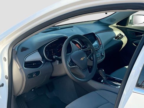 Used 2020 Chevrolet Malibu LS w/ Driver Confidence Package II FWD image 9