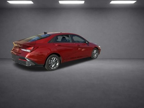 Used 2024 Hyundai Elantra SEL FWD image 15