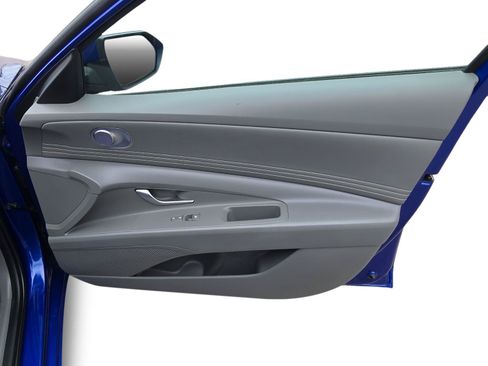 Used 2025 Hyundai Elantra SEL FWD image 26