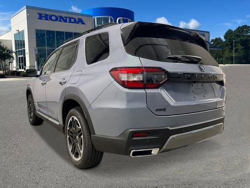New 2026 Honda Pilot Touring image 3