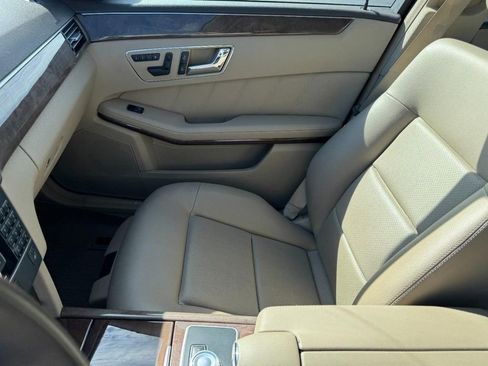 Used 2010 Mercedes-Benz E 350 4MATIC Sedan image 14